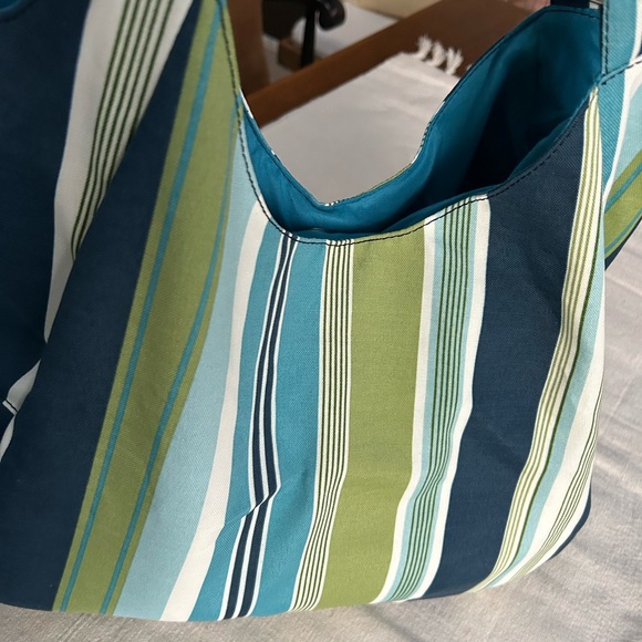 Portovino Beverage Pouch Purse. Incl 3L refillable bag w/spout, peeks out window - Picture 12 of 16